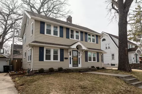 6723 W W Wls, Wauwatosa, WI 53213