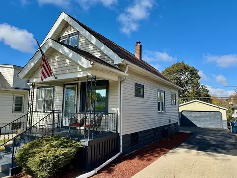 164 W Howard, Milwaukee, WI 53207