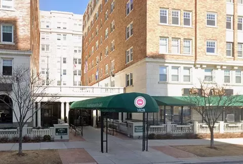 1028 E Juneau #324, Milwaukee, WI 53202