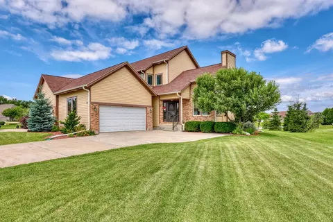 9067 S Cordgrass, Franklin, WI 53132