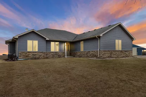 2811 59th, Yorkville, WI 53182