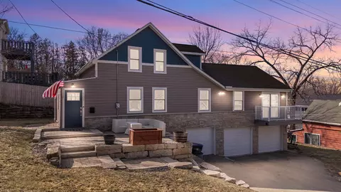 131 Maple, Pewaukee, WI 53072