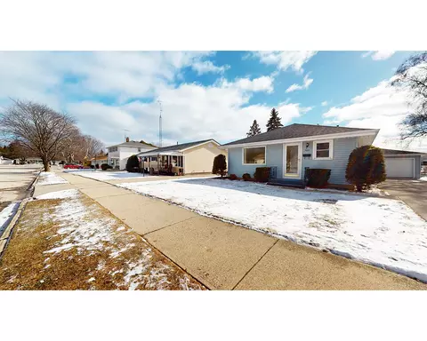 1525 George, Manitowoc, WI 54220