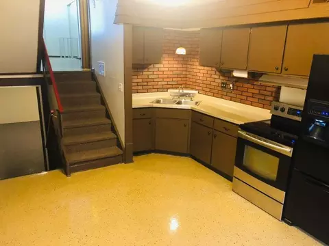 8901 N Swan #D, Milwaukee, WI 53224