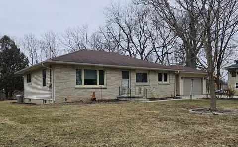 n2285 County Road D, Hebron, WI 53538