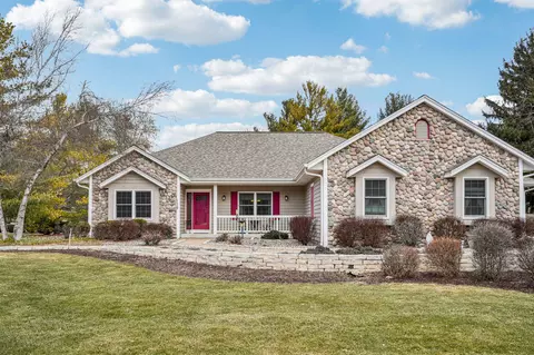 n32w22121 Hill N Dl, Pewaukee, WI 53072