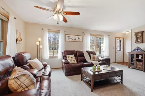 581 Hartridge #1, Hartland, WI 53029