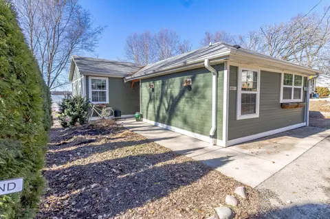 n6911 Lafayette Lane, Sugar Creek, WI 53121