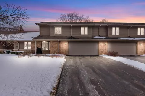 3770 Klondike #B, Brookfield, WI 53045