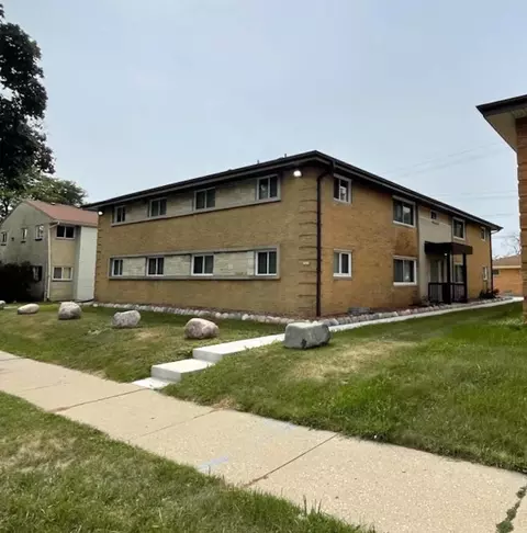 7825 W Hampton, Milwaukee, WI 53218