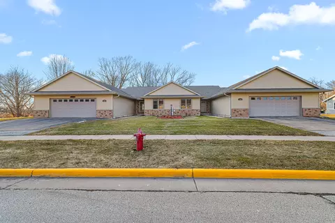 1016 Pheasant #1018, Horicon, WI 53032