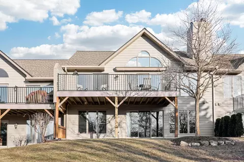445 Sunset, Hartland, WI 53029