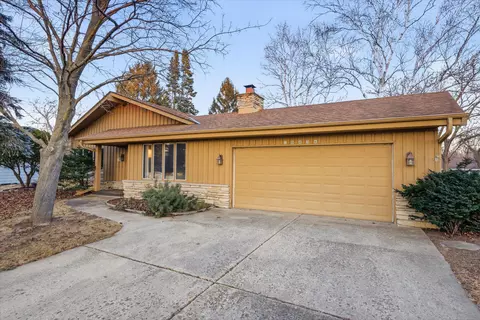 w166n10436 Surrey, Germantown, WI 53022