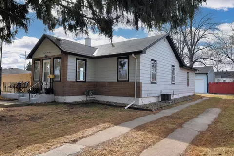 1944 Blaine, Racine, WI 53405