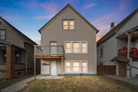 2211 S 12th, Milwaukee, WI 53215