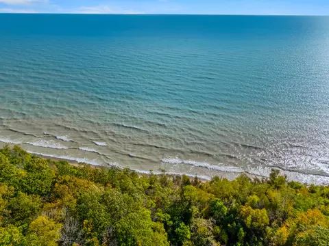 13600 N Lake Shr, Mequon, WI 53092