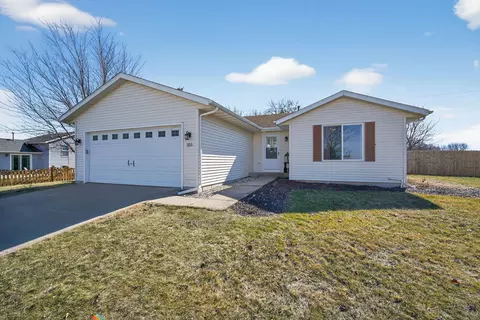 355 Sunny Hl, Elkhorn, WI 53121