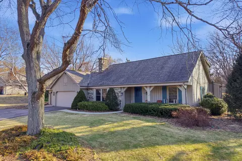 7453 Devonshire, Cedarburg, WI 53012