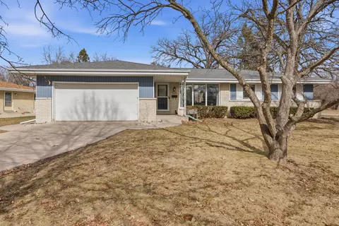 6000 Oakwood, Greendale, WI 53129