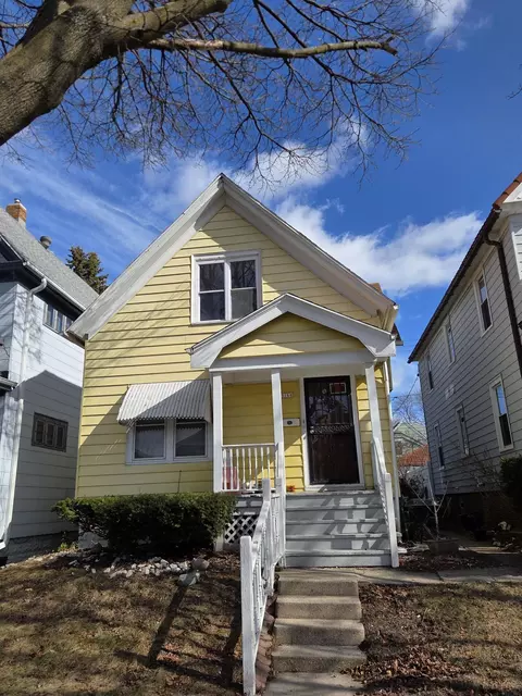 3168 N Pierce, Milwaukee, WI 53212