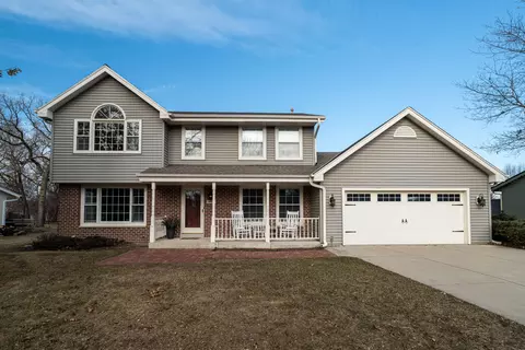 8850 W Lake Pointe, Franklin, WI 53132