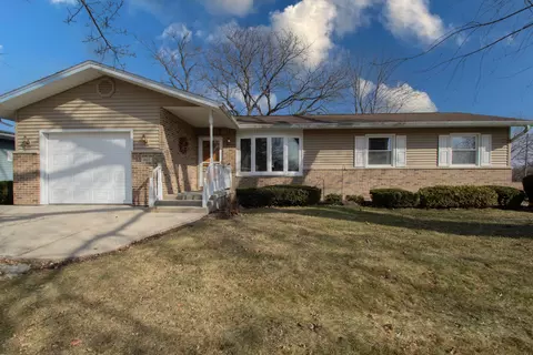 905 Sand, Watertown, WI 53098