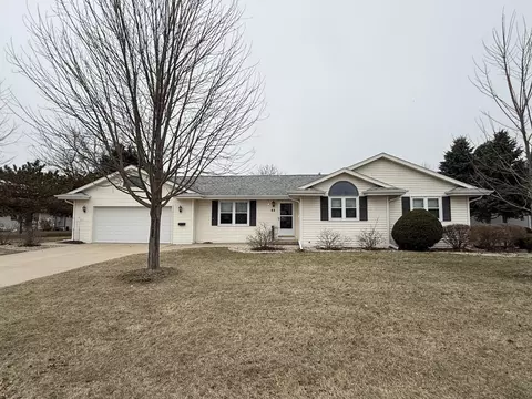 62 E Sedgemeadow, Elkhorn, WI 53121