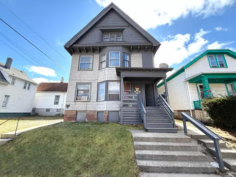 2421 W Scott #2423, Milwaukee, WI 53204