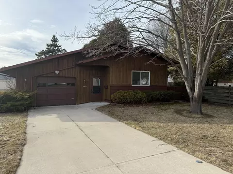 1008 Parkway, Two Rivers, WI 54241