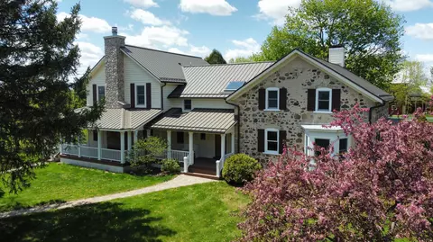 2237 Washington, Cedarburg, WI 53012