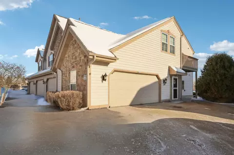 8648 S Roxbury, Oak Creek, WI 53154