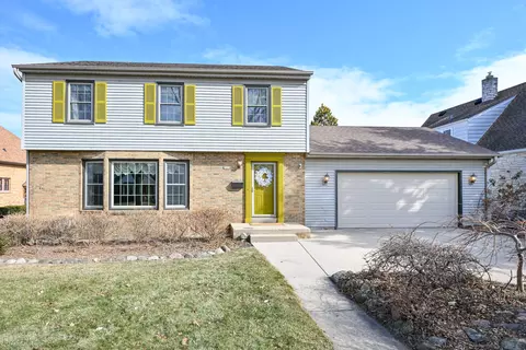 3220 S 44th, Greenfield, WI 53219