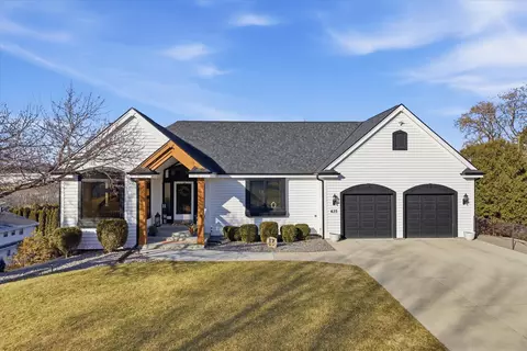 635 W Pierre, Port Washington, WI 53074
