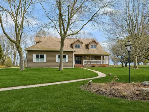 5001 S 10th, Manitowoc, WI 54220