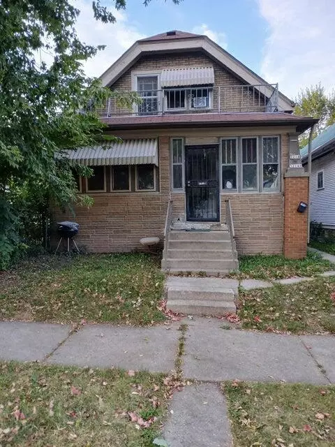 3214 W Fairmount #3214A, Milwaukee, WI 53209