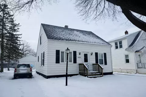 1425 Lawndale, Mount Pleasant, WI 53403