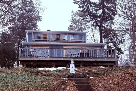 2129 N Peninsula, Summit, WI 53066