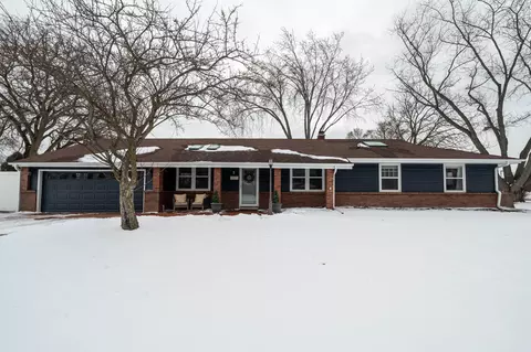 5975 W Green Brk, Brown Deer, WI 53223