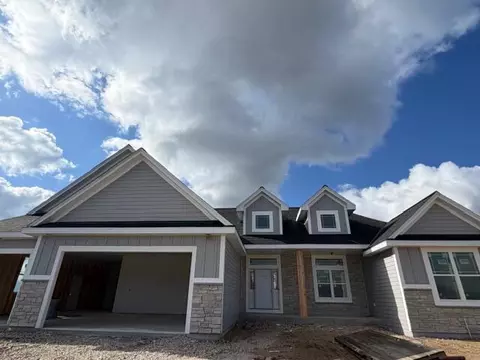 527 Talbots Woods, Dousman, WI 53118