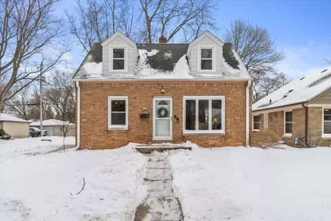 1929 W Marne, Glendale, WI 53209