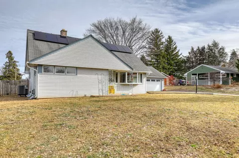 3010 Cottonwood, Brookfield, WI 53005