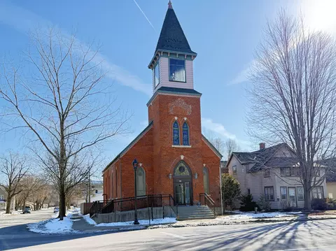 1452 George, La Crosse, WI 54603