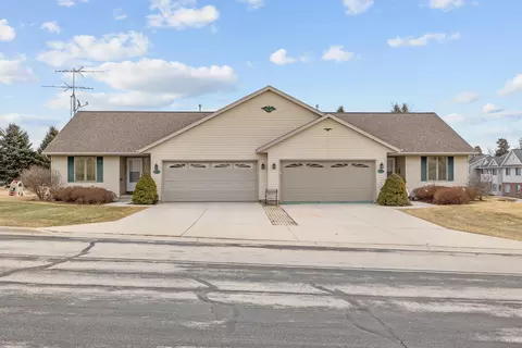 1105 Linden #1107, Cleveland, WI 53015