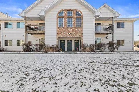 3360 E College #16, Cudahy, WI 53110