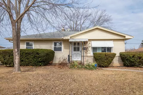 8112 W Daphne, Milwaukee, WI 53223