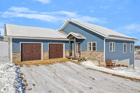16410 Hedge, Adrian, WI 54660