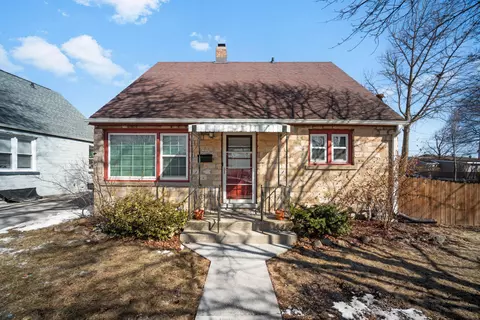 4602 W Sumac, Milwaukee, WI 53219