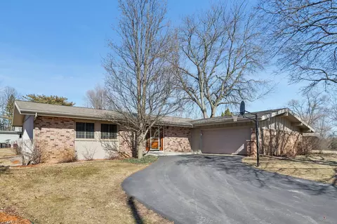 33810 Lynn, Burlington, WI 53105