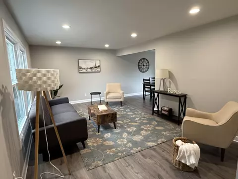 439 W W Mall, Glendale, WI 53217
