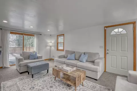 4857 N Navajo, Glendale, WI 53217